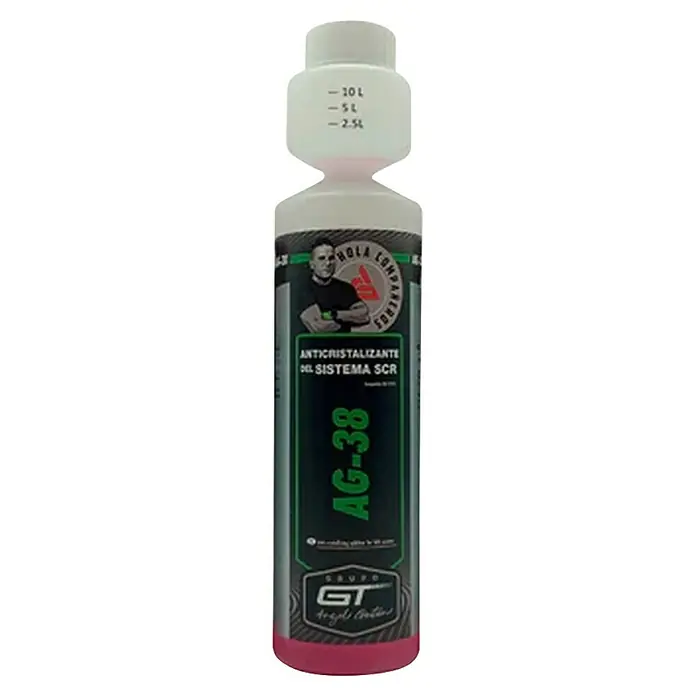 GT Automoción Aditivo para diésel anticristalizante AG-38 - 250 ml - Botella plástica blanca de anticristalizante SCR AG-38 con etiqueta oscura, líquido rosa y marcas de volumen (2.5L, 5L, 10L).
