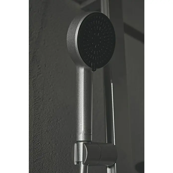 Ideal Standard Alu+ Handbrause Ideal Rain - Durchmesser: 10 cm, Silber - Silberne Handbrause, dunkle Düsenfläche, an Duschstange montiert. Mit Ideal Standard Logo.