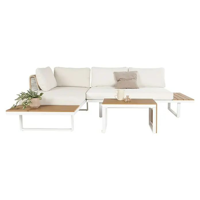 Conjunto de muebles Lynne - 3 pzs., Aluminio/Polywood/Poliéster, Blanco/Beige - Sofá modular exterior en forma de L con cojines blancos, estructura blanca y mesas auxiliares de lamas con aspecto de madera clara. Mesa de centro a juego incluida.