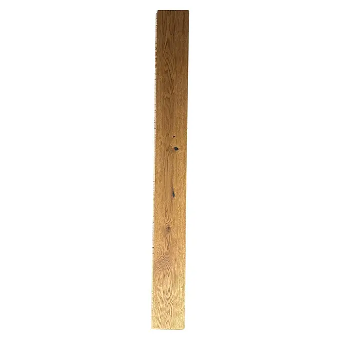 Parkett - Eiche Como, Landhausdiele, 1.900 x 190 x 14 mm - Naturholzdiele aus heller Eiche mit ausgeprägter Maserung und Ästen.