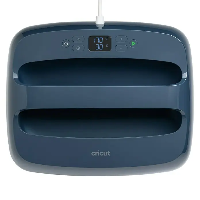 Cricut Transferpresse EasyPress SE + Hitzeschutzmatte - 25 x 30 cm, Passend für: Bügelfolien - Eine dunkelblaue Cricut EasyPress Heizpresse mit digitaler Anzeige von 170°C und 30 Sekunden sowie Bedientasten.