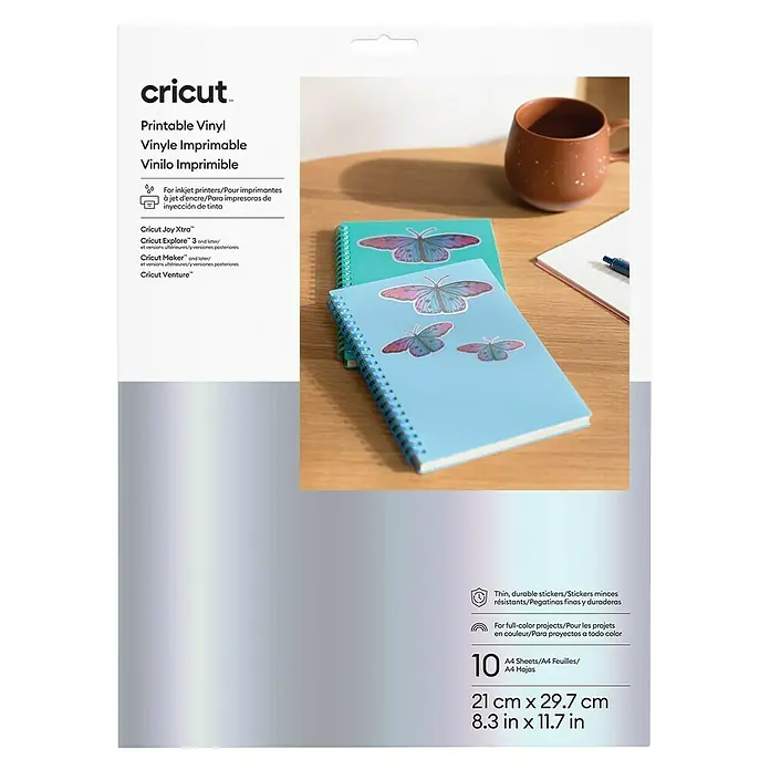Cricut Vinylfolie Iron On - 5 Stk., Silber, B x L: 21 x 29,7 cm - Cricut bedruckbares Vinyl (10 A4-Blätter) für Tintenstrahldrucker, zur Herstellung haltbarer Farbaufkleber. Verpackung gezeigt.