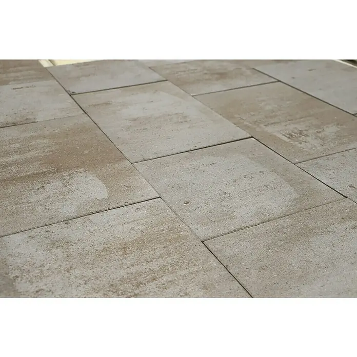 EHL Terrassenplatte Olinda - 40 x 40 x 4 cm, Sandstein, Beton - Graue Betonpflastersteine in einem Gittermuster verlegt, mit Staub oder Verwitterungsspuren.