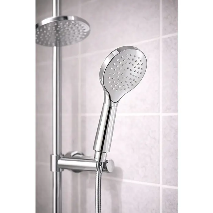 Roca Mitos Sistema de ducha - Con grifo termostático, Número de tipos de chorro: 1 ud., Cromo - Teleducha cromada con flexo, montada en un soporte de ducha.
