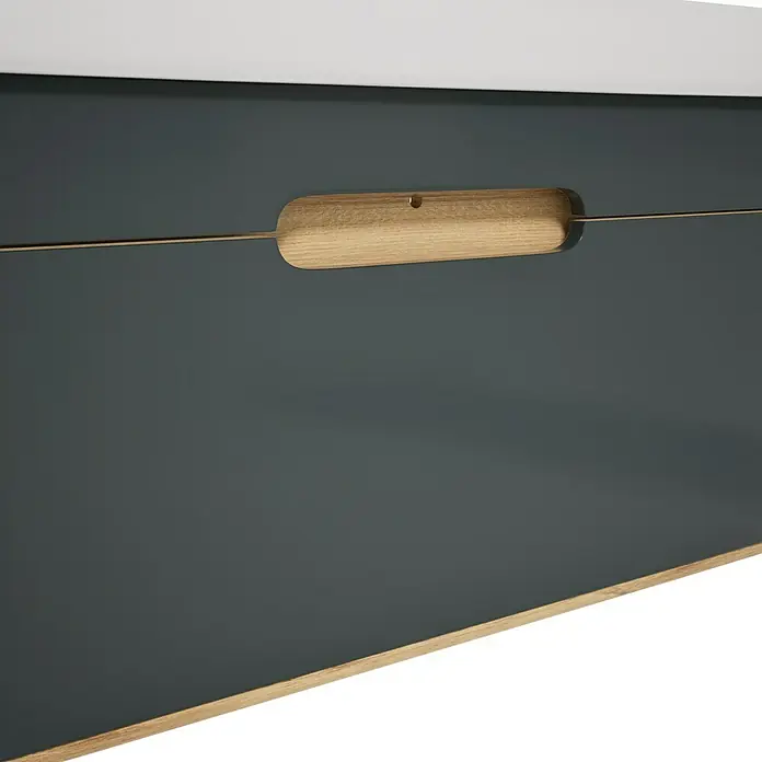 VitrA Sento Badmöbel-Set Sento - 98 cm, Anthrazit, Griffmulde - Dunkelgraue Schubladenfront mit einer eingelassenen, hellen Holzgriffleiste und einer kleinen Fingerzugmulde.