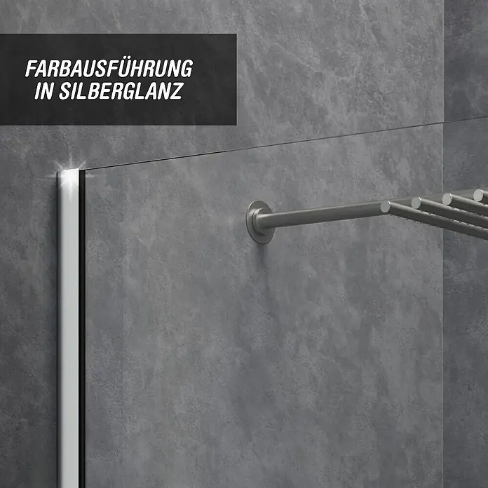 Camargue Meran Mix & Match Duschwand - B x H: 120 x 200 cm, Beschichtet, Silberglanz, B: 970mm Klarglas + B: 200mm Satiniertes Glas - Glänzendes Duschprofil in Silber, an einer strukturierten Wand neben einem Handtuchhalter montiert.