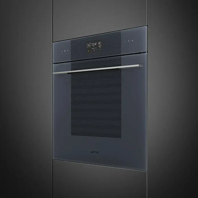 Smeg Horno empotrado SOP6102S2PG - Número de tipos de calentamiento: 12 ud., Volumen horno: 68 l - Horno Smeg empotrado con frontal de cristal oscuro, pantalla digital y tirador de acero, integrado en mueble oscuro.