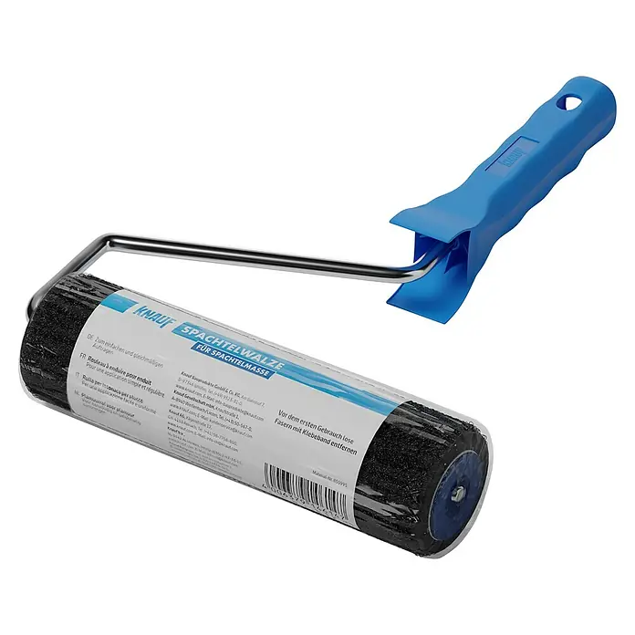 Knauf Spachtelwalze - 240 mm - Eine Knauf Spachtelwalze mit blauem Griff und schwarzer Rolle, in Klarsichtverpackung mit weiß-blauem Etikett.