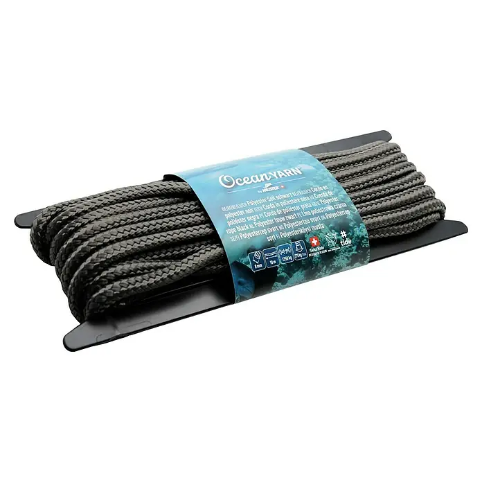 OceanYarn Polyester-Seil OCEANYARN - Länge: 10 m, Durchmesser: 8 mm, Belastbarkeit: 1.350 kg, Schwarz - Aufgewickeltes schwarzes Polyesterseil auf einem schwarzen Halter mit Etikett, das 8mm Durchmesser und 10m Länge angibt.