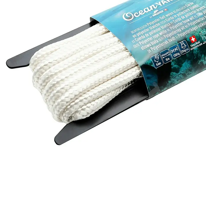 OceanYarn Polyester-Seil OCEANYARN - Länge: 10 m, Durchmesser: 8 mm, Belastbarkeit: 1.350 kg, Weiß - Aufgerollte weiße Polyesterleine (8mm, 10m) auf schwarzem Halter, mit Spezifikationen verpackt.
