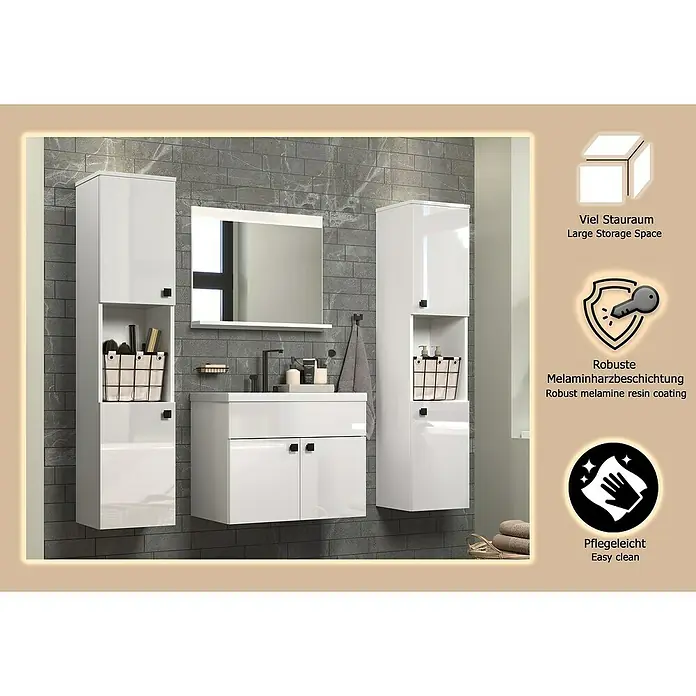Trendteam Badmöbel-Set Haven - Gesamtbreite Badmöbel: 163 cm, Weiß, Glänzend, 5 -tlg. - Weißes Hochglanz-Badmöbelset mit Waschtisch, Spiegel und zwei Hochschränken an einer gefliesten Wand montiert.