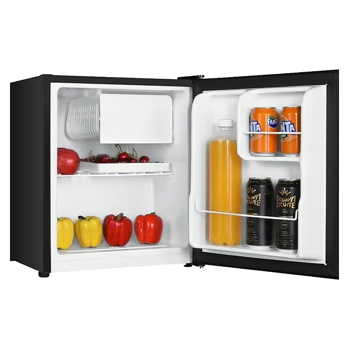 Corberó Frigorífico CFHMB41N - 47,5 x 44 x 51,5 cm, Negro - Mininevera negra con puerta abierta, llena de bebidas y productos frescos en estantes blancos.
