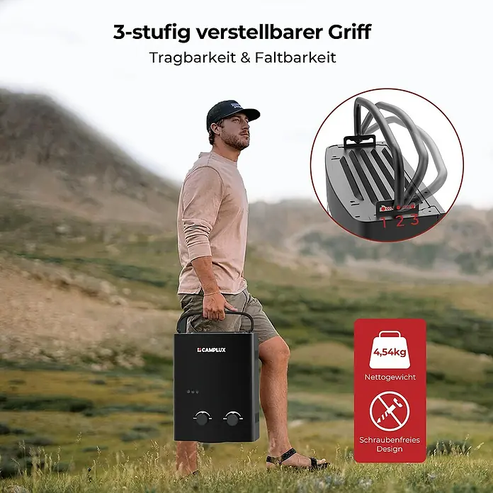 Camplux Durchlauferhitzer Outdoor Dusche AY-Serie - 5 l/min, 50 mbar, Schwarz - Schwarzer tragbarer Warmwasserbereiter mit 3-fach verstellbarem, faltbarem Griff, von einem Mann im Freien getragen.