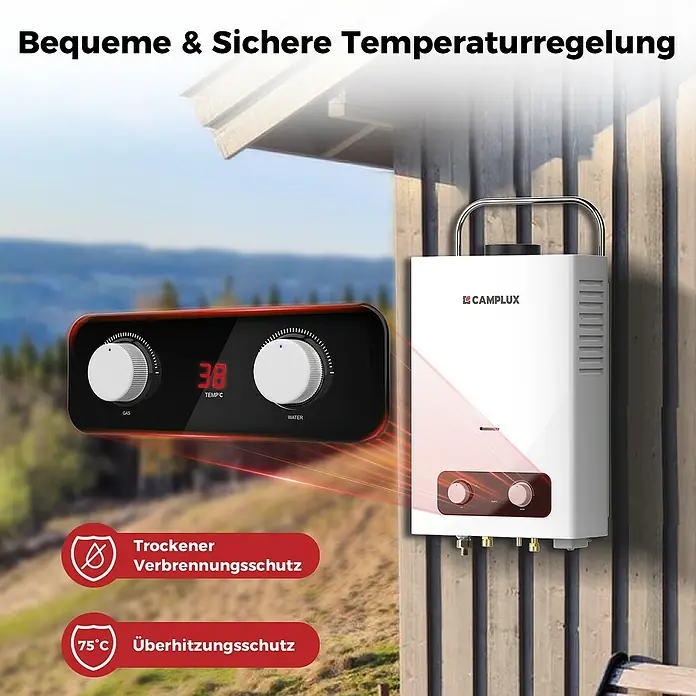 Camplux Durchlauferhitzer Outdoor Dusche BD-Serie - 6 l/min, 50 mbar, Weiß - Weißer mobiler Gas-Durchlauferhitzer an Holzwand, mit 38°C Digitalanzeige und Drehknöpfen für sichere Temperaturregelung.