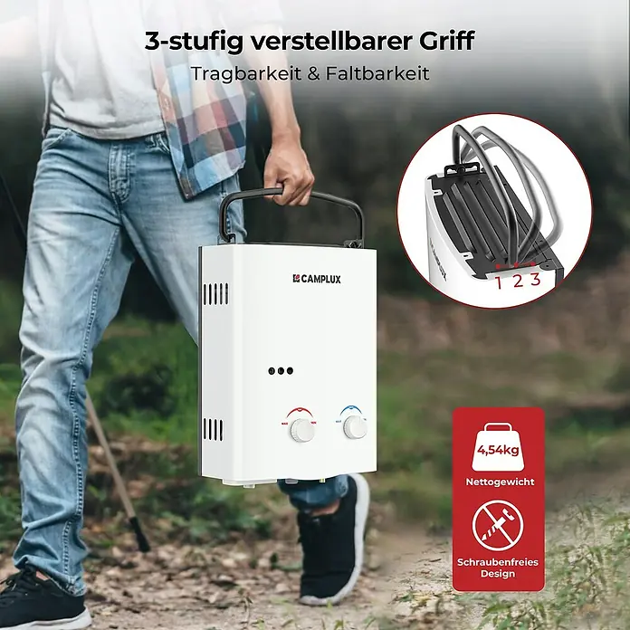 Camplux Durchlauferhitzer Outdoor Dusche AY-Serie - 5 l/min, 50 mbar, Weiß - Person trägt einen weißen, tragbaren Durchlauferhitzer mit verstellbarem Griff im Freien.