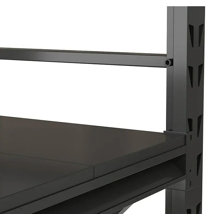 Regalux Metallregal Heavy Duty - H x B x T: 183 x 120 x 60 cm, Traglast pro Boden: 600 kg, Anzahl Böden: 4 Stk., Stecken, Schwarz - Nahaufnahme eines dunkelgrauen Metallregals, das ein Regalbrett und eine Stützsäule mit Schlitzen und einer Sechskantschraube zeigt.