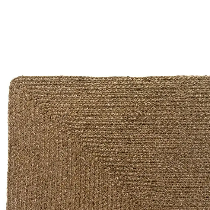 Alfombra exterior In/Out Ebro - Marrón, 110 x 60 cm, 100% Polietileno - Alfombra de yute trenzado marrón con esquina redondeada, resaltando la textura tejida natural.
