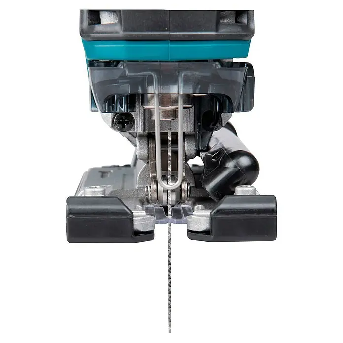 Makita Caladora eléctrica 4351FCTJ - 800 /min - 2.800 /min, Profundidad de corte máx. en madera: 135 mm, Número de niveles de elevación del péndulo: 4 ud. - Primer plano de la base metálica de una sierra de calar con cuchilla y protector de plástico transparente, lista para un corte preciso.