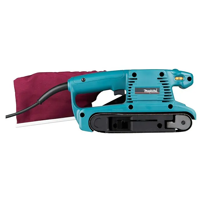 Makita Lijadora de banda eléctrica de sobremesa 9911J - 650 W - Lijadora de banda Makita turquesa con bolsa de polvo roja y cable negro.
