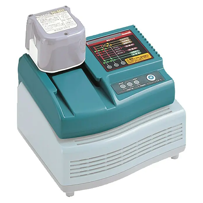 Makita Adapter ADP03 - Passend für: Makita NiMH-Blockakkus - Makita türkises Ladegerät mit einer hellgrauen Ni-MH Batterie.