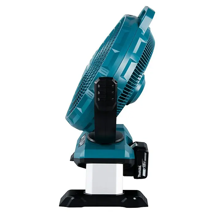 Makita LXT 18V Ventilador de batería DCF301 - 18 V, Sin batería - Ventilador inalámbrico Makita turquesa y negro con batería acoplada, inclinado.