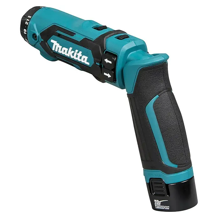 Makita Akkuschrauber DF012DSE - 7,2 V, 2 Akkus, 1,5 Ah - Ein türkisfarbener und schwarzer Makita 7.2V Lithium-Ionen Akkuschrauber mit verstellbarem Griff.