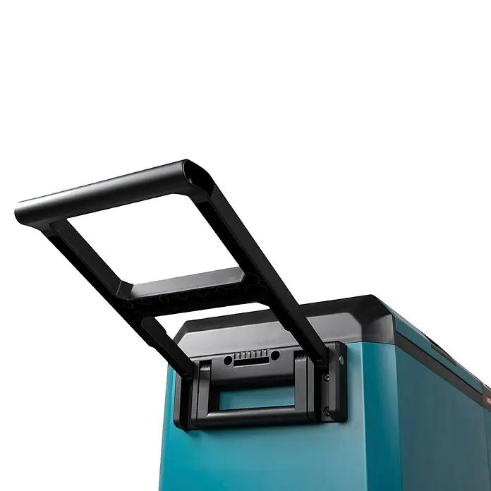 Makita Akku-Kühlbox zum Kühlen & Warmhalten CW004GZ - 18 V, Ohne Akku, 29 l - Nahaufnahme einer türkisfarbenen Kühlbox mit ausgefahrenem schwarzem Teleskopgriff.