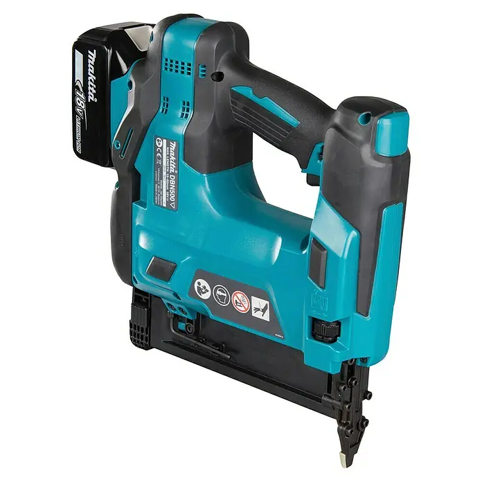 Makita LXT 18V Akku-Nagler DBN500RTJ - 18 V, 2 Akkus, 5 Ah, Länge Nagel: 15 mm - 50 mm - Makita 18V Akku-Nagelpistole in Türkis und Schwarz, entwickelt für Befestigungsarbeiten.