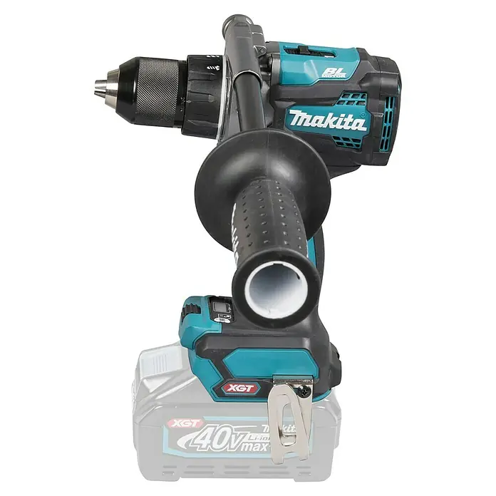 Makita XGT 40V max. Taladro atornillador de batería DF001GZ - 40 V, Sin batería - Taladro percutor inalámbrico Makita negro y turquesa con mango auxiliar y batería XGT 40V max parcialmente visible.