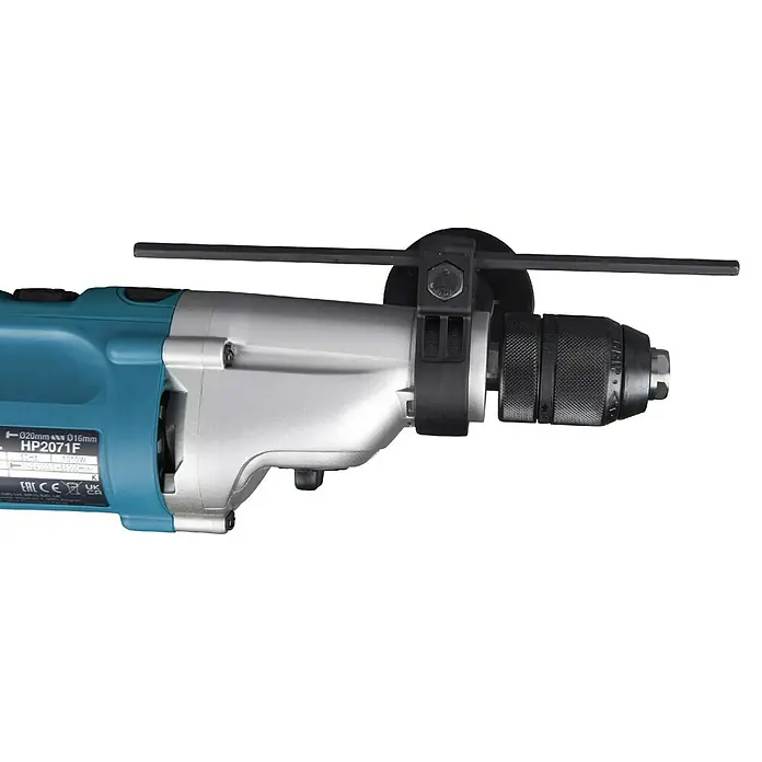 Makita Schlagbohrmaschine HP2071FJ - 1.100 W, Schnellspannbohrfutter - Türkise und silberne Schlagbohrmaschine mit schwarzem Bohrfutter und angesetztem Tiefenanschlag, von der Seite gesehen.