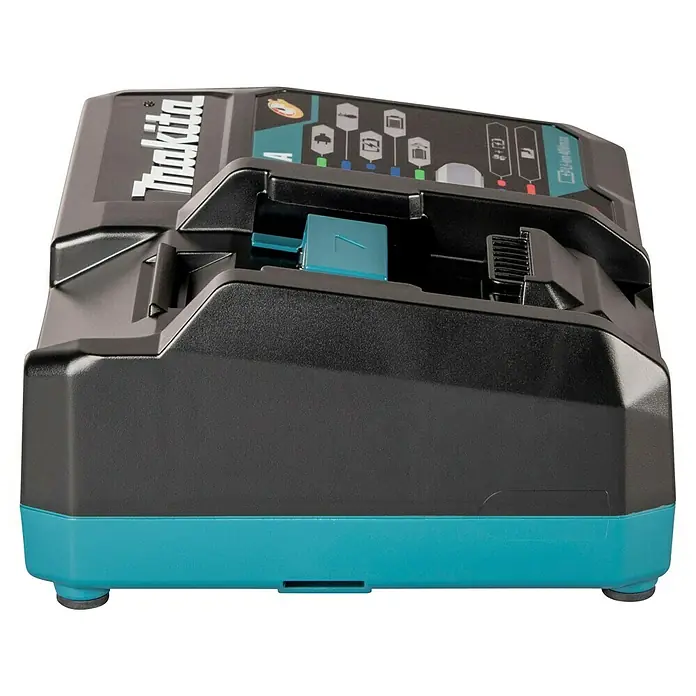 Makita XGT 40V max. Schnellladegerät DC40RA - Passend für: Makita 40 V max. XGT-Akkus - Schwarzes und türkises Makita Akku-Ladegerät mit mehreren Anzeigesymbolen und einem Akkuschacht.