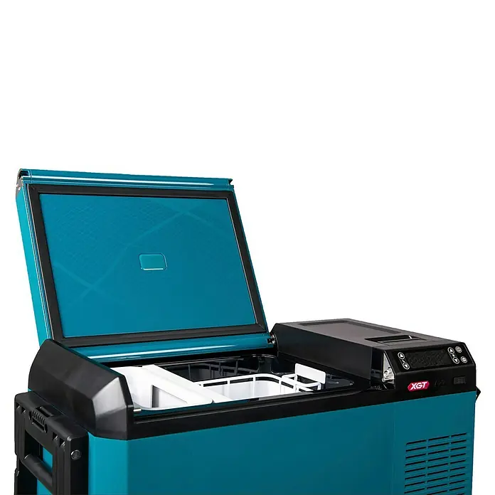 Makita Akku-Kühlbox zum Kühlen & Warmhalten CW004GZ - 18 V, Ohne Akku, 29 l - Offene türkise Kühlbox mit schwarzen Akzenten, zeigt Innenfach und Bedienfeld mit XGT-Logo.