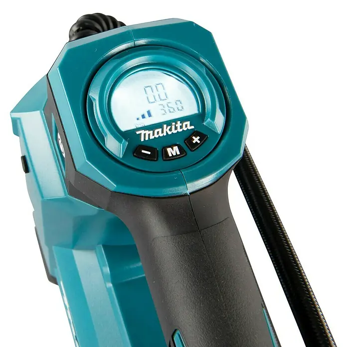 Makita LXT 18V Compresor de batería DMP181Z - 18 V, Sin batería, 11,1 bar - Inflador de aire digital Makita turquesa y negro con pantalla de presión y botones de control.