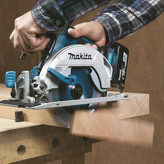 Makita Sierra circular de batería (18 V, Iones de litio, Sin batería, Número de revoluciones marcha en vacío: 5.000 r.p.m.)