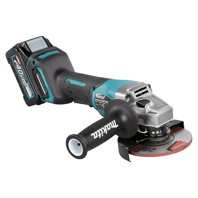 Makita XGT 40V max. Akku-Winkelschleifer GA016GM201 - 40 V, 2 Akkus, 4 Ah, Leerlaufdrehzahl: 8.500 U/min - Makita 40V XGT Akku-Winkelschleifer, schwarz und türkis, mit Trennscheibe und bürstenlosem Motor.