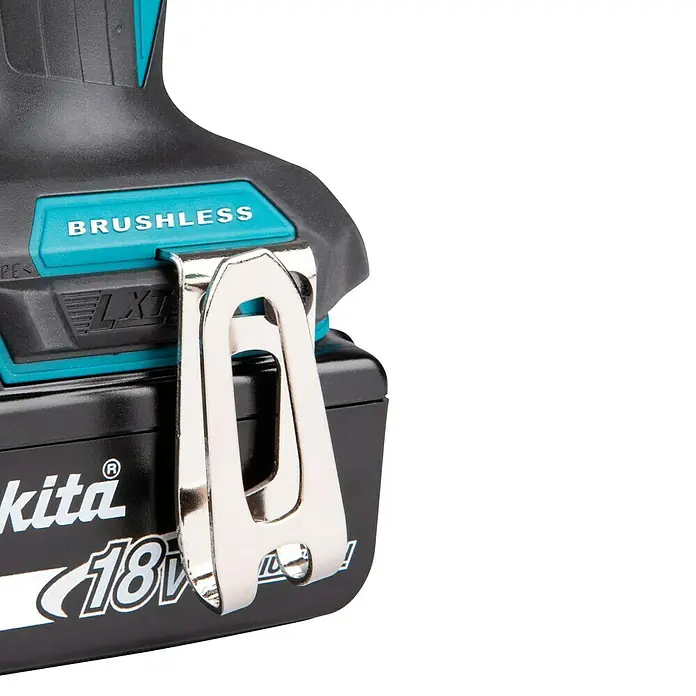 Makita LXT 18V Akku-Schlagschrauber DTD173Z - 18 V, Ohne Akku - Makita 18V Akku und Werkzeugkörper mit Metallgürtelclip. Das schwarz-türkise Werkzeug hat "BRUSHLESS"-Technologie.