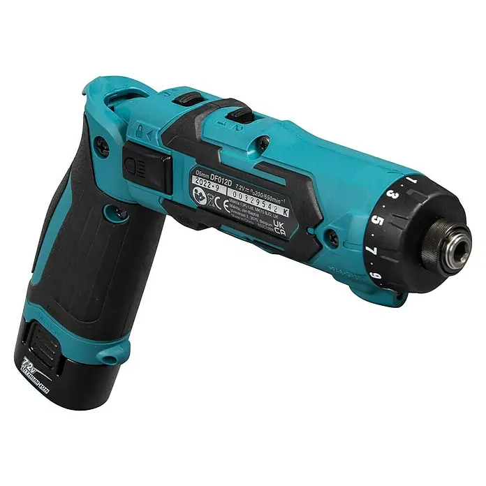 Makita Akkuschrauber DF012DSE - 7,2 V, 2 Akkus, 1,5 Ah - Türkiser und schwarzer Akku-Schrauber/Bohrer mit abgewinkeltem Griff, einstellbaren Drehmomenteinstellungen und 7,2V Lithium-Ionen-Akku.
