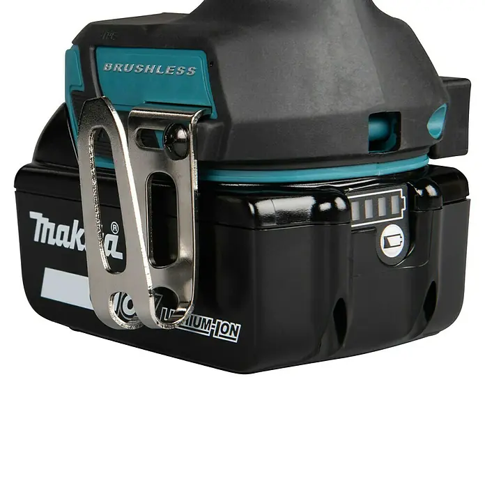 Makita LXT 18V Akku-Bohrschrauber DDF492RTJ - 18 V, 2 Akkus, 130 Nm - Schwarzer Makita Lithium-Ionen-Akku mit Ladeanzeige, an einem türkis-akzentuierten Elektrowerkzeug mit silbernem Gürtelclip.