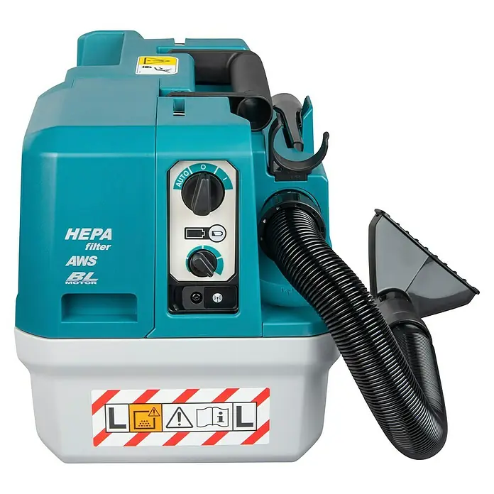 Makita XGT 40V max. Akku-Nass-Trockensauger VC013GLZ03 - 40 V, Ohne Akku, Behältervolumen: 7,5 l - Türkis-weißer tragbarer Staubsauger mit schwarzem Schlauch, dunkelgrauer Düse, seitlichen Bedienelementen und Warnschild auf dem Sockel.