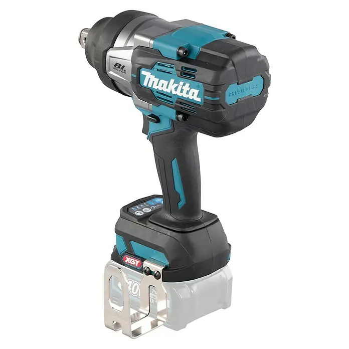 Makita XGT 40V max. Akku-Schlagschrauber TW001GZ - 40 V, Ohne Akku - Makita Akku-Schlagschrauber in Schwarz und Türkis, mit silbernem Motorgehäuse, Gürtelclip und XGT-Akku.
