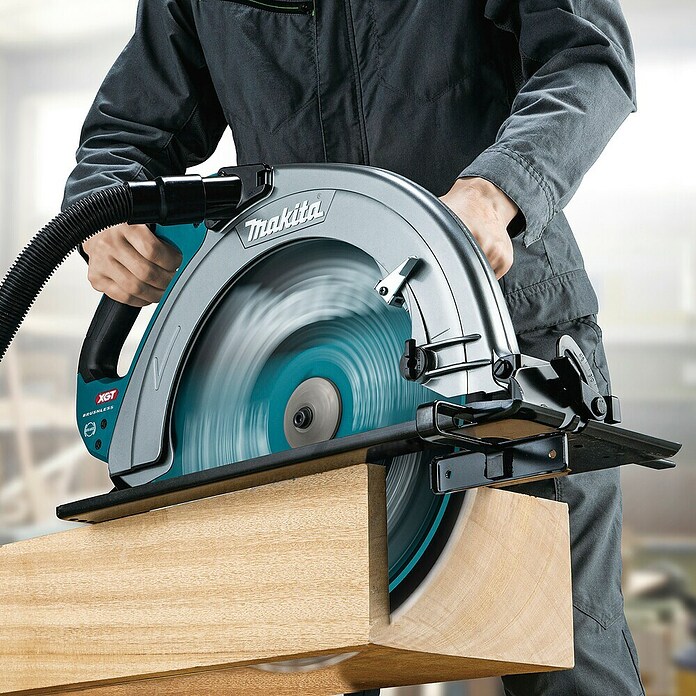 Makita XGT 40V max. Sierra circular de batería HS013GZ (40 V, Sin batería, Diámetro hoja de sierra: 415 mm, 2.100 r.p.m.) | BAUHAUS
