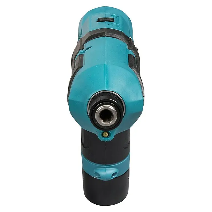 Makita Akku-Schlagschrauber TD022DSE - 7,2 V, 2 Akkus, 1,5 Ah - Türkis-schwarzer Akku-Schlagschrauber mit Sechskantfutter und LED-Licht.