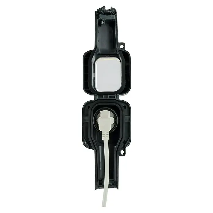 Schwaiger Außensteckdosensäule SOAD1000 für gerade Stecker IP56 - Schwarz - Offenes schwarzes wetterfestes Outdoor-Netzwerkanschlussgehäuse, mit weißem Ethernet-Kabel und internem Modul.
