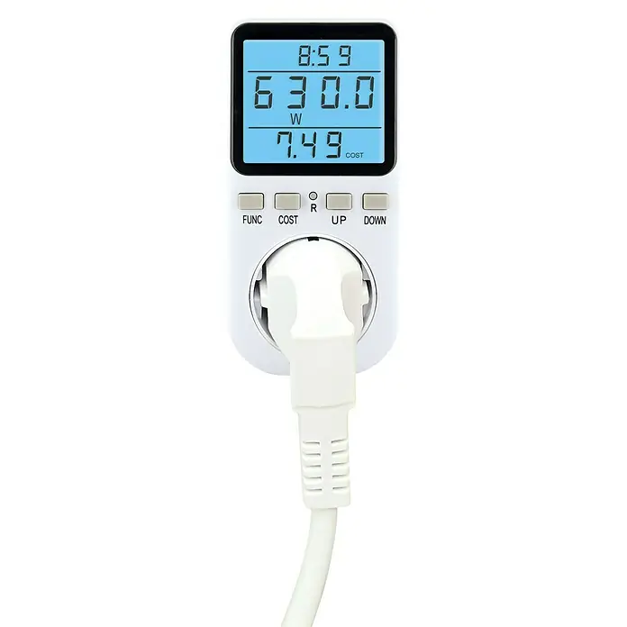 Schwaiger Energiekosten-Messgerät Einspeisemessgerät beleuchtet - Weiß - Weißer digitaler Strommesser mit blauem LCD-Display, der Leistung (630.0 W) und Kosten (7.49) anzeigt. Ein weißer Stecker ist eingesteckt.