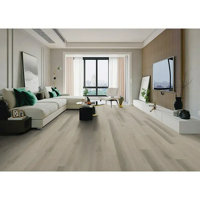 Fixed Vinylboden Plus - Teresina, Landhausdiele, 1.530 x 235 x 3 mm - Hellgrauer Holzoptik-Dielenboden in einem modernen Wohnzimmer verlegt.