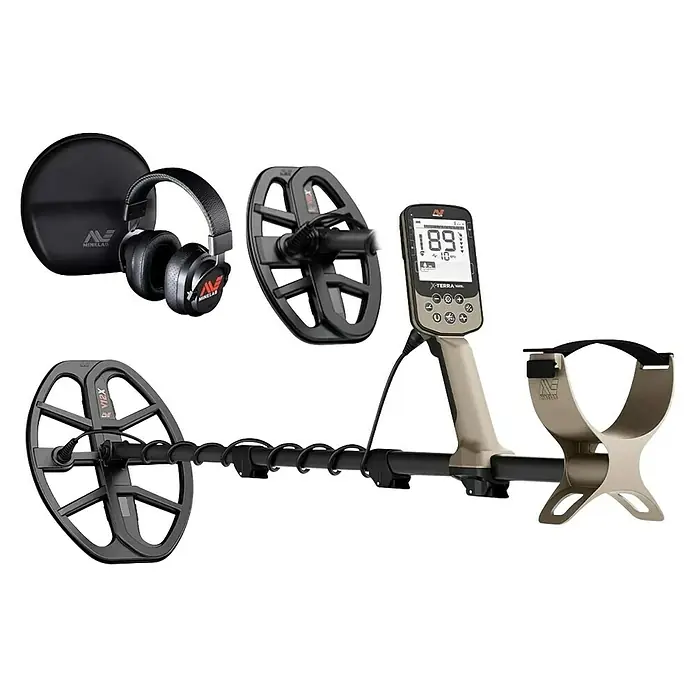 Minelab Metalldetektor X-TERRA ELITE Expidition - 3,7 V, 1 Akku, 5.100 mAh, L x B x H: 230 x 310 x 1.380 mm - Schwarzer und beiger Minelab X-Terra Elite Metalldetektor mit Steuereinheit, zwei Suchspulen, kabellosen Kopfhörern und Etui.