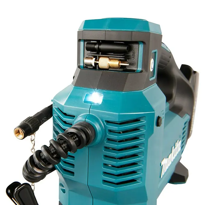 Makita LXT 18V Compresor de batería DMP181Z - 18 V, Sin batería, 11,1 bar - Compresor de aire portátil Makita turquesa y negro con boquillas guardadas, luz LED y manguera con racor de latón.