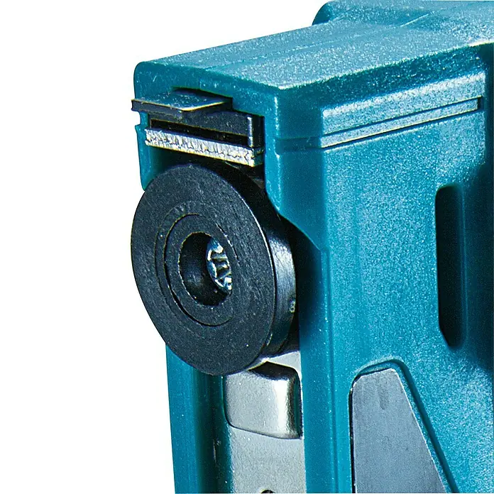 Makita CXT 12V max. Akku-Tacker ST113DSMJ - 12 V, 2 Akkus, 4 Ah - Detail eines türkisfarbenen Werkzeugs: schwarzes Rundelement mit Torxschraube und metallischen Akzenten.