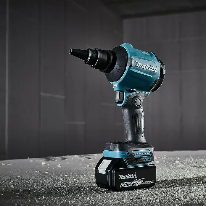 Makita LXT 18V Akku-Gebläse DAS180Z - 18 V, Ohne Akku, 200 mm/s - Türkis-schwarzer Makita Akku-Trockenbauschrauber mit 6,0Ah 18V Li-Ion Akku.