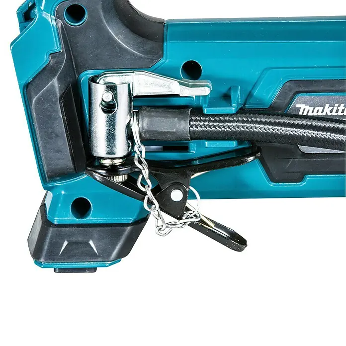 Makita CXT 12V max. Akku-Kompressor MP100DZ - 12 V, Li-Ionen, Ohne Akku, Max. Druck: 8,3 bar - Nahaufnahme eines türkisfarbenen und schwarzen Makita Luftkompressors mit geflochtenem Schlauch, silbernem Ventilanschluss und Kette.